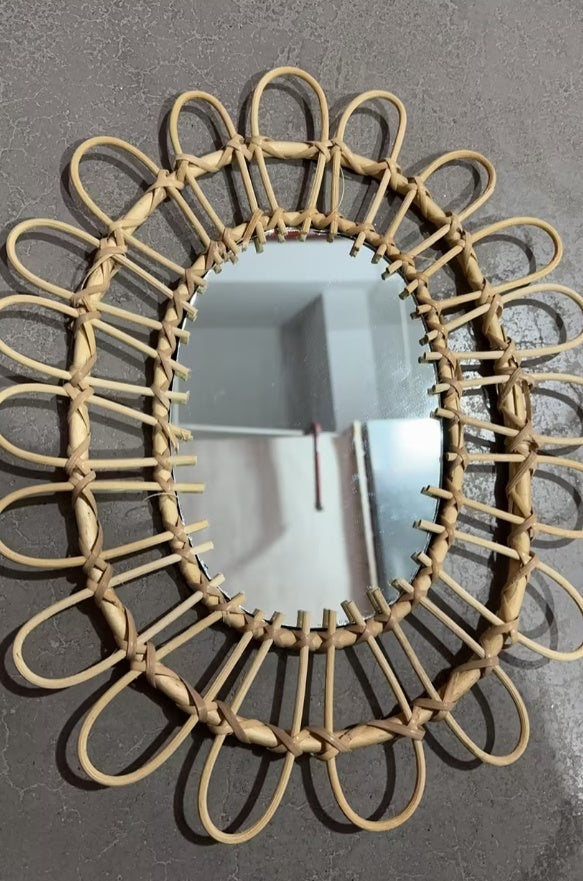 Wall-mounted Wicker Decorative Mirror