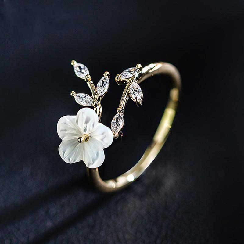 Creative Stylish Elegant And Simple Natural Flower Leaf Ring